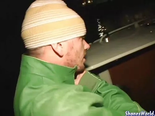 Nuplikęs vyras vibra ...