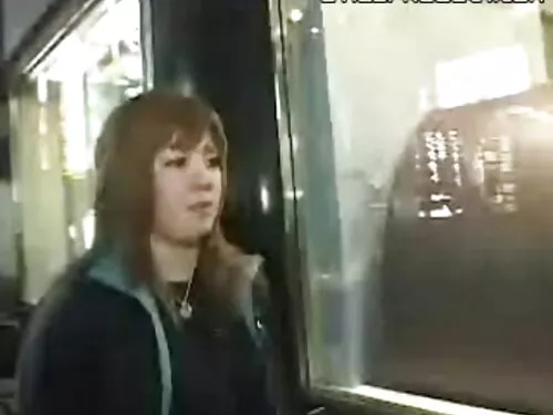 Puošni brunetė pakli ...